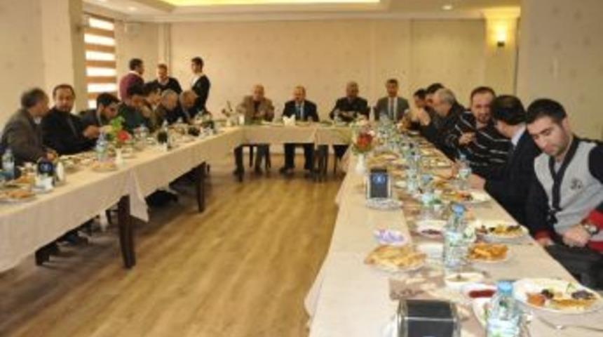 Vali Aydın Gazetecilerle Bir Araya Geldi