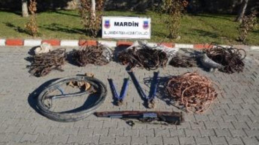 Kablo Hırsızları Su&ccedil;&uuml;st&uuml; Yakalandı