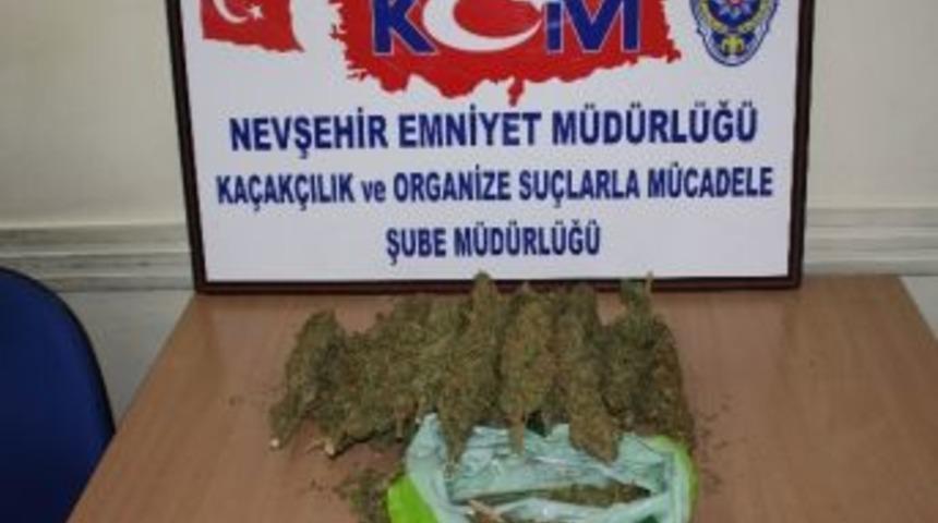 Yolcu Otob&uuml;s&uuml;nde Uyuşturucu Madde Ele Ge&ccedil;irildi