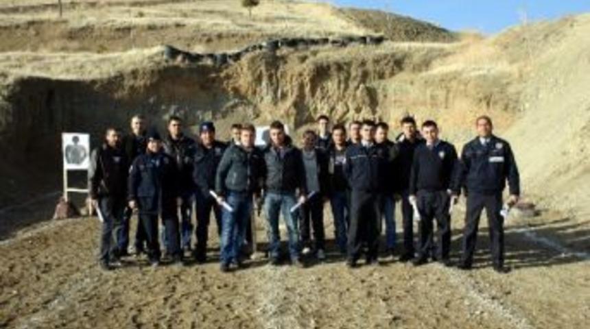 Gemerek&rsquo;te Polisler Atış Talimi Yaptı