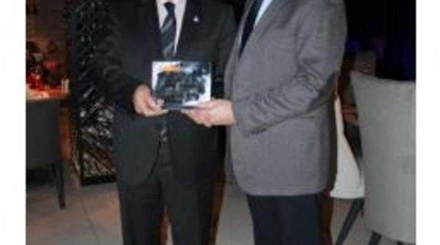 İmo'dan Şahin&rsquo;e Plaket