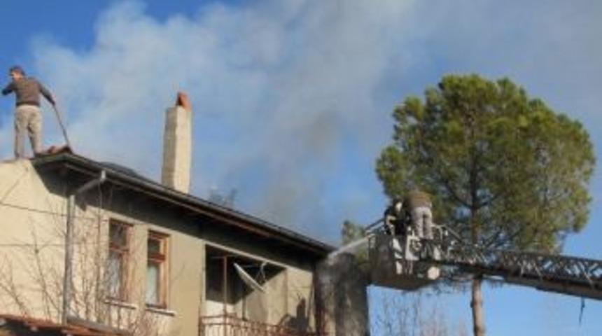 Hisarcık&rsquo;ta Ev Yangını