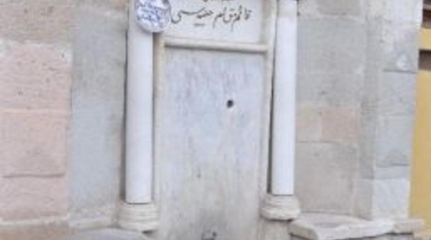 Odunpazarı'nda Tarihi &Ccedil;eşmeler Tahrip Ediliyor