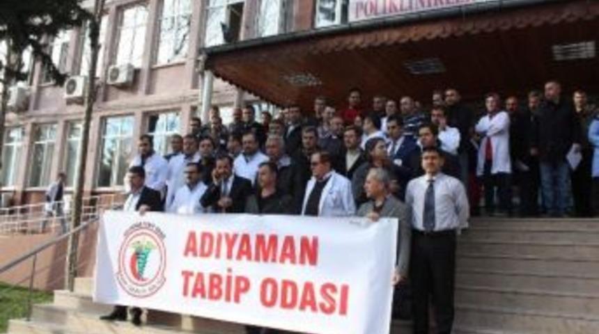 Sağlık &Ccedil;alışanları Şiddete Tepki G&ouml;sterdi