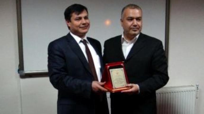 Uşak Kamu Hastaneleri Birliği Genel Sekreterliği'nden Basına Plaket