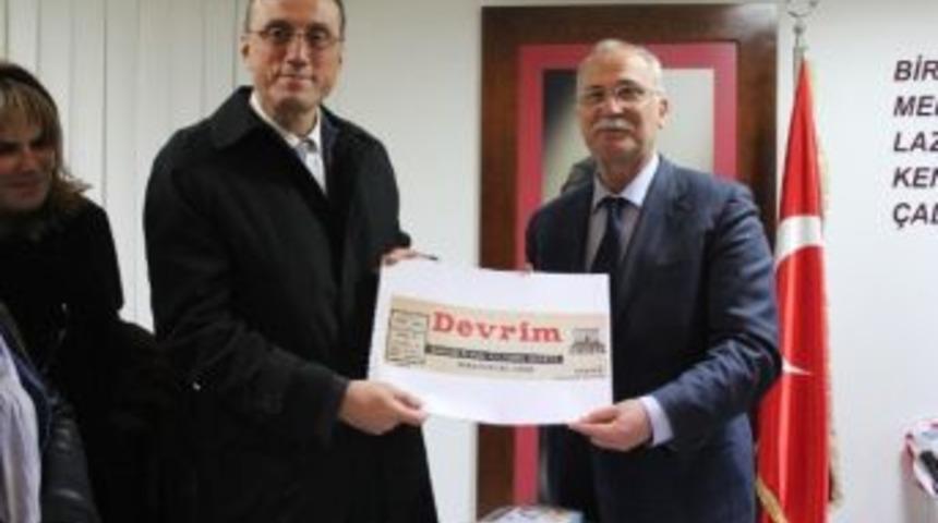 Hurşit G&uuml;neş&rsquo;ten Burhaniye Belediyesi&rsquo;ne Ziyaret