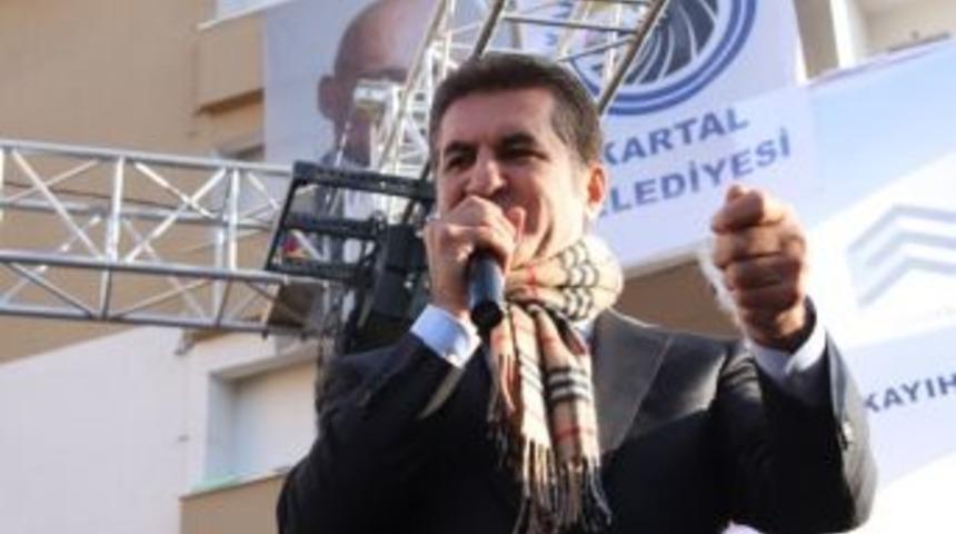 Mustafa Sarıg&uuml;l Kartal'da Bina Yıkım T&ouml;renine Katıldı