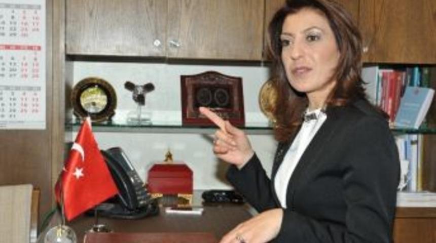 Ak Parti İzmir Milletvekili Nesrin Ulema: