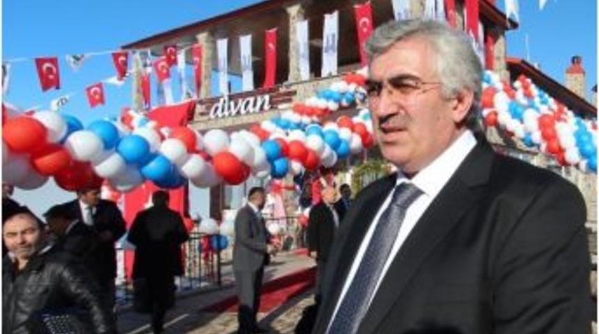 Abdurrahman Gazi T&uuml;rbesi`ndeki "divan-ı Gazi Restoran" Hizmete A&ccedil;ıldı