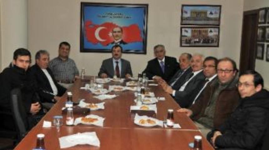 G&uuml;m&uuml;şhane&rsquo;de &Ccedil;eyrek Asırlık Gazetecilere Plaket