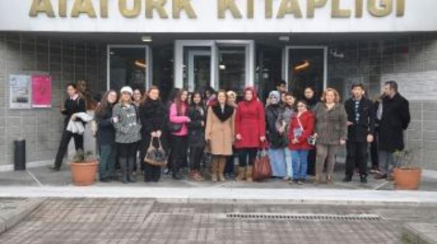 En &Ccedil;ok Kitap Okuyanlar Atat&uuml;rk Kitaplığı&rsquo;nı Gezdi