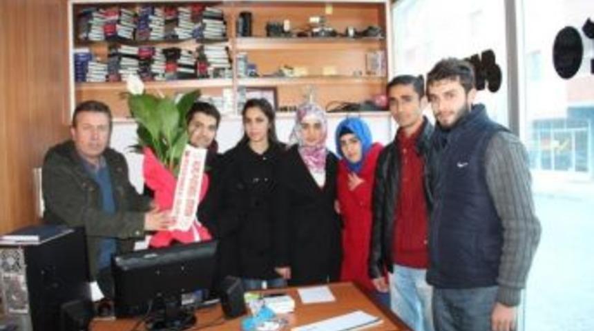 &Ouml;ğrenciler Gazeteciler G&uuml;n&uuml;n&uuml; Kutladı