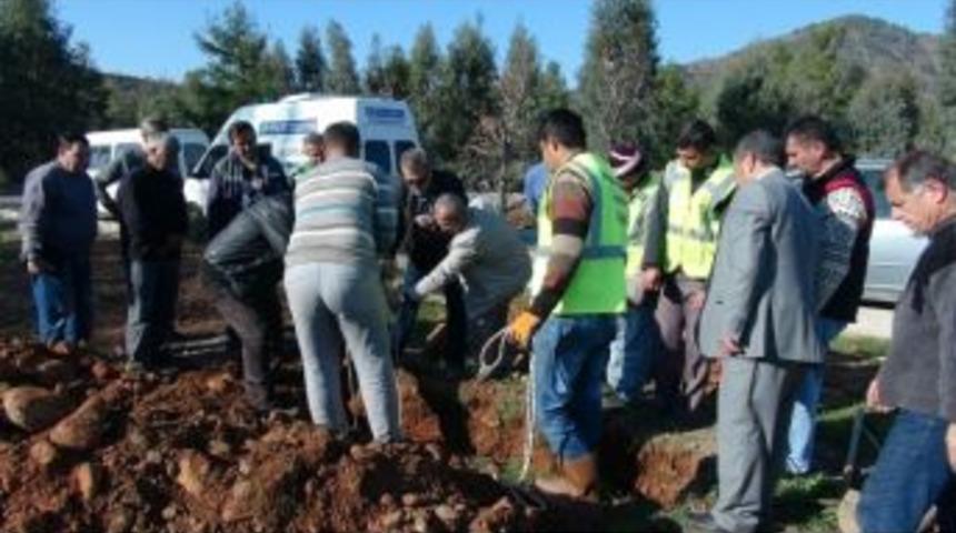 Emekli İngiliz Vasiyeti &Uuml;zerine Fethiye&rsquo;de Toprağa Verildi