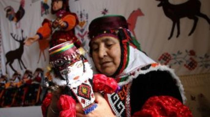 68 Yaşında Damal Bebeği &Ouml;ğretmeni