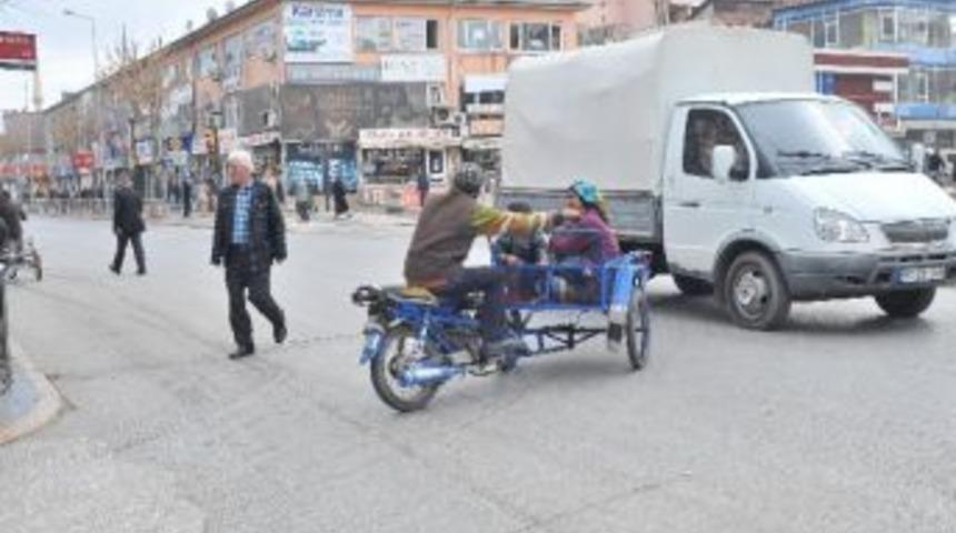 Trafikte Tehlikeli Yolculuk