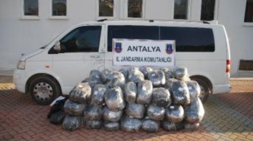 Jandarma 320 Kilo Esrar Ele Ge&ccedil;irdi