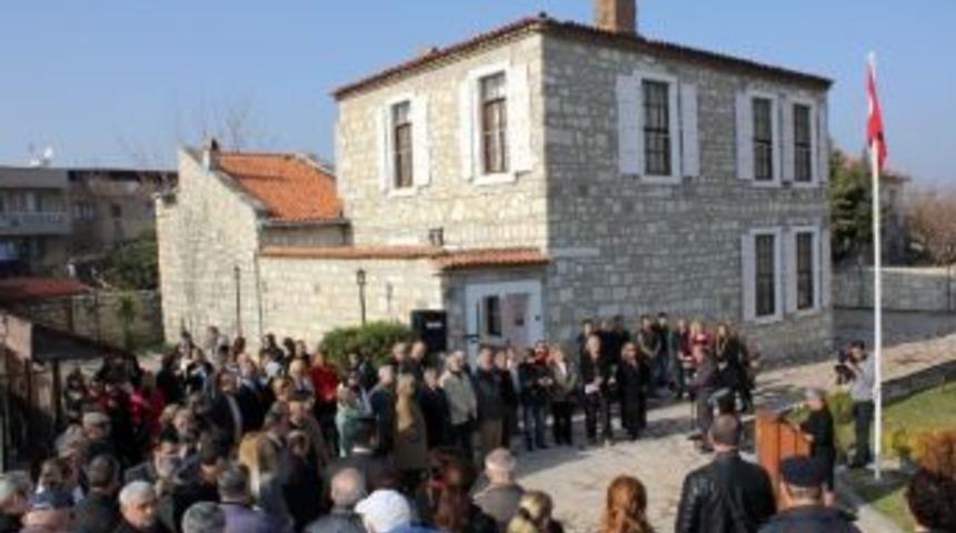 Necati Cumali Urla&rsquo;da Anıldı