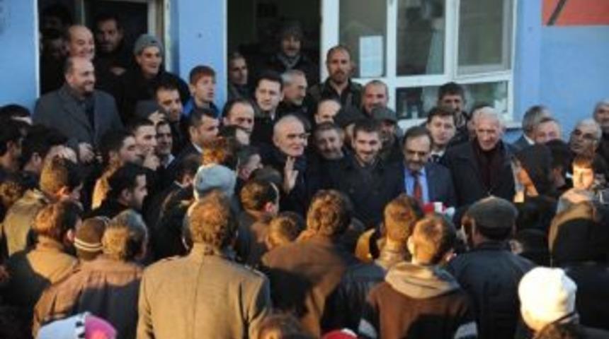 Başkan Yılmaz&rsquo;a Dededağı&rsquo;nda Miting Gibi Karşılama