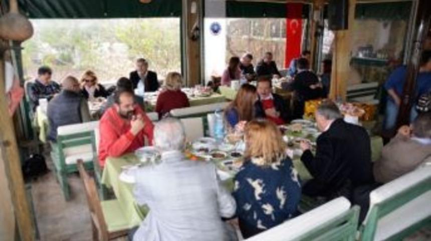 Başkan Saruhan, Gazetecileri Ağırladı