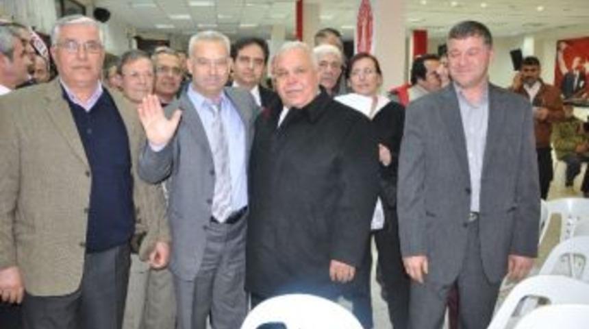 Fo&ccedil;a Esnaf Odası Se&ccedil;imlerinde 'zafer' Ahmet Koldaş'ın