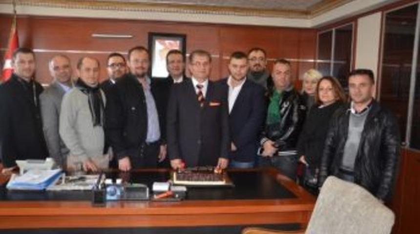 &Ccedil;orlu Gazeteciler Derneği Kaymakam Doğan&rsquo;ın 'idareciler G&uuml;n&uuml;'n&uuml; Kutladı