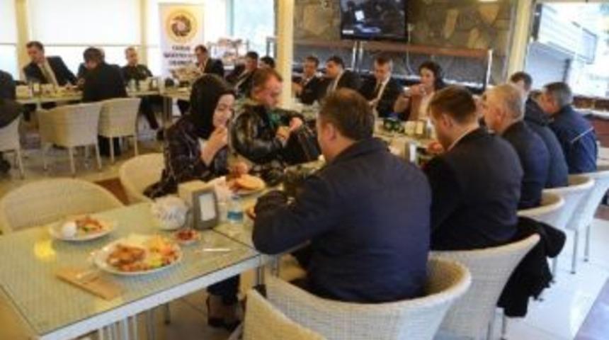 &Ccedil;orlu Gazeteciler Derneği&rsquo;nden Gazeteciler G&uuml;n&uuml; Kahvaltısı