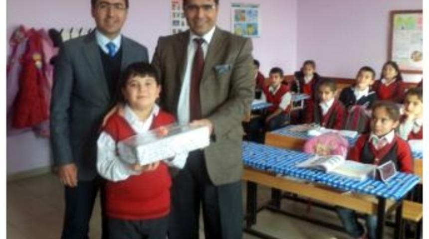 Sincikli Minik &Ouml;ğrenci T&uuml;rkiye Birincisi Oldu