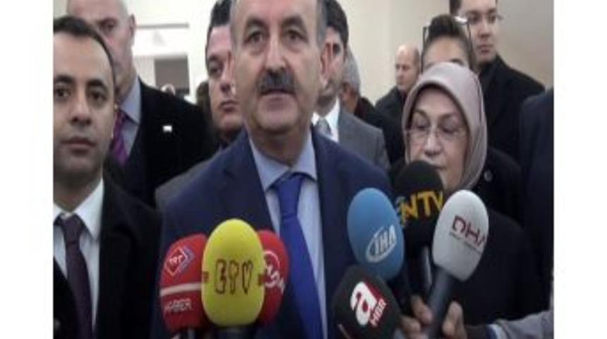 Sağlık Bakanı Dr. Mehmet M&uuml;ezzinoğlu: