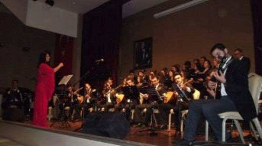 B&uuml;y&uuml;kşehir Konservatuvarı T&uuml;rk&uuml;lerle Coşturdu