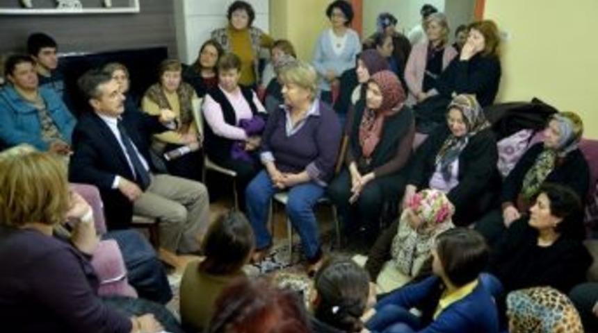 Başkan Ata&ccedil; Ev Ziyaretlerini S&uuml;rd&uuml;r&uuml;yor