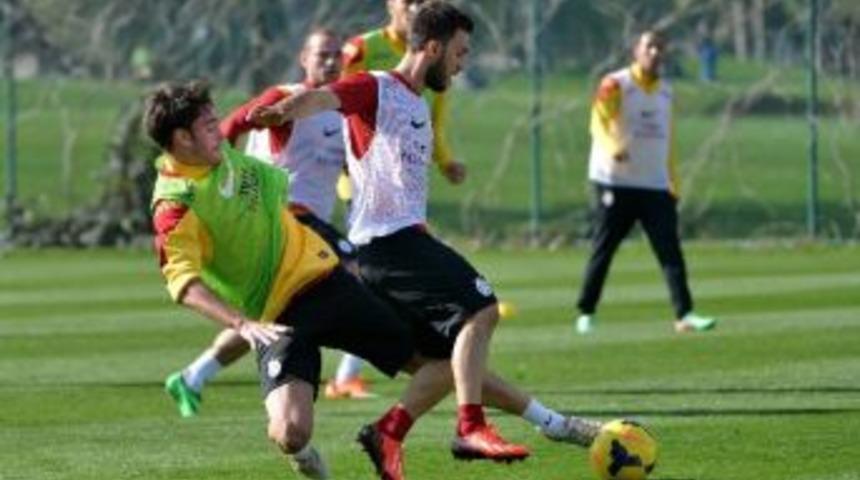 Galatasaray, Devre Arası &Ccedil;alışmalarını S&uuml;rd&uuml;rd&uuml;