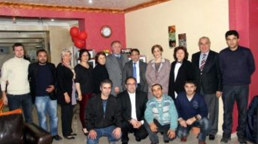 Suşehri Yardım Seven Kadınlar Derneğinden Gazeteciler G&uuml;n&uuml; Etkinliği