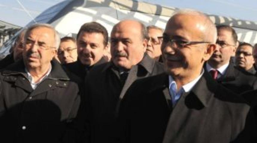 Ulaştırma, Denizcilik Ve Haberleşme Bakanı L&uuml;tfi Elvan Boz&uuml;y&uuml;k'te