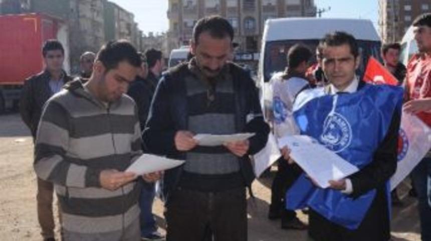 &Ouml;ğretmene Saygı İ&ccedil;in Bildiri Dağıttılar