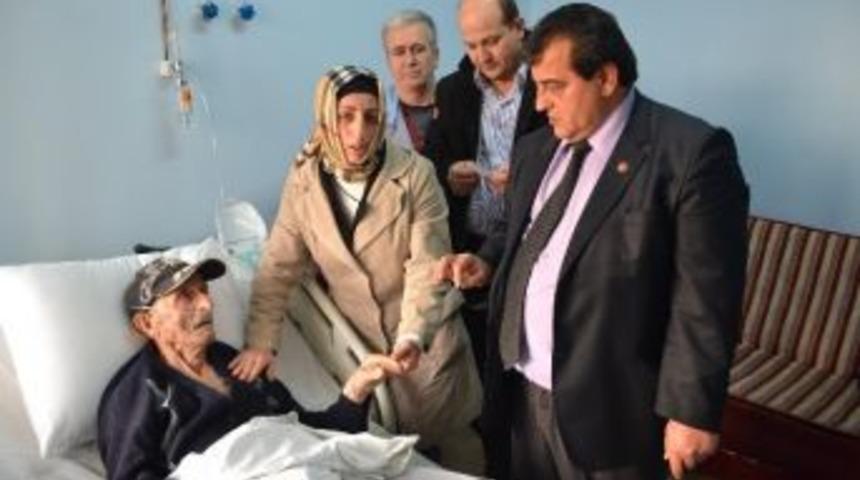 Komşularını Telaşlandıran Yaşlı Adam Hastanede Bulundu