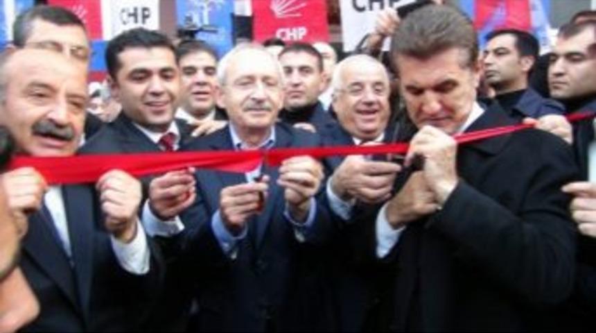 Kılı&ccedil;daroğlu, Manisa&rsquo;da Yunus Emre İl&ccedil;e Binası&rsquo;nı A&ccedil;tı