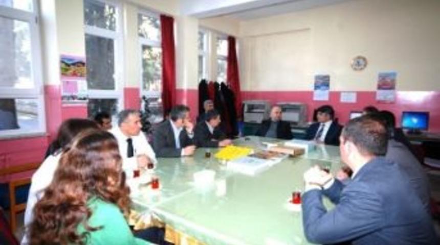 Başkan Saraoğlu&rsquo;ndan Zafer İlkokulu&rsquo;na Eğitime Destek Ziyareti