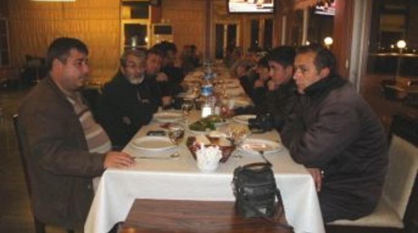 Mhp&rsquo;den 10 Ocak &Ccedil;alışan Gazeteciler G&uuml;n&uuml; Kutlama Yemeği