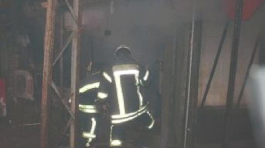 Markette Yangın &Ccedil;ıktı