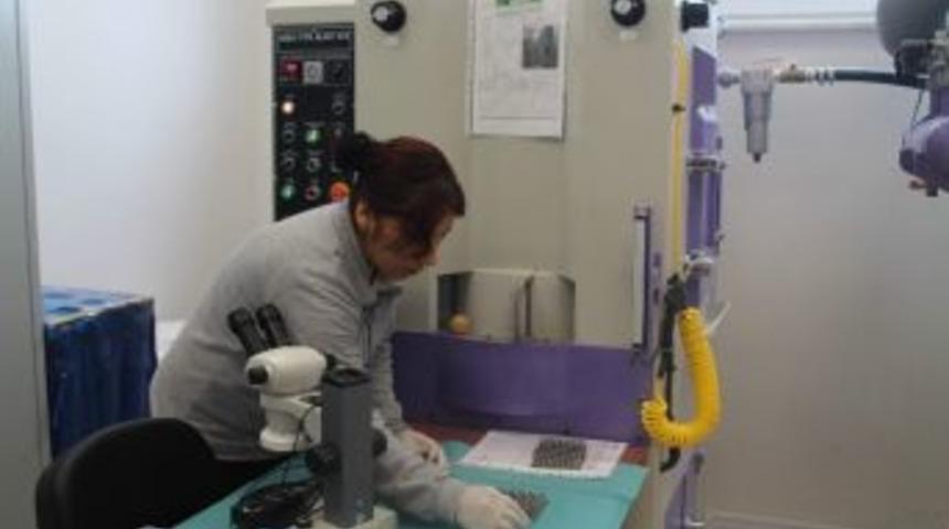 Bu Fabrikada &Ccedil;alışanların Hepsi &Uuml;niversite Mezunu