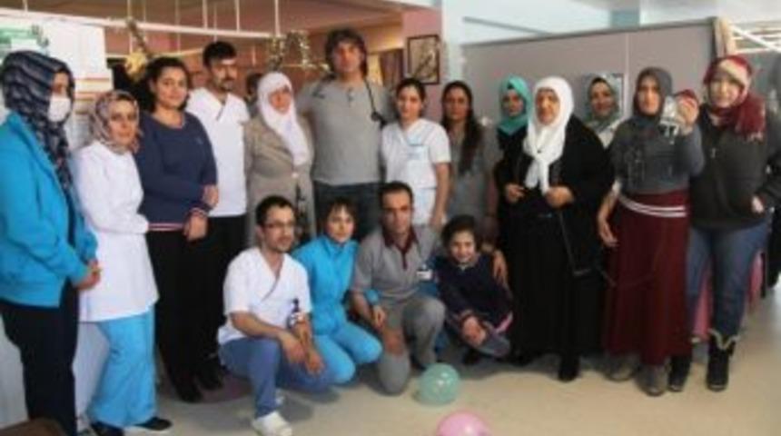 (özel Haber) Onkoloji Hastaları Halay Çekip Dans Etti