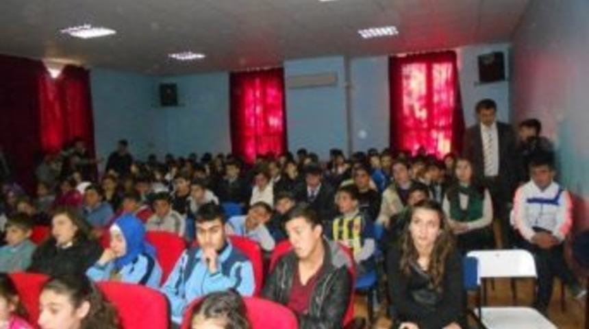 Pertek Kaymakamlığı &Ouml;ğrencileri Tiyatroda Buluşturdu