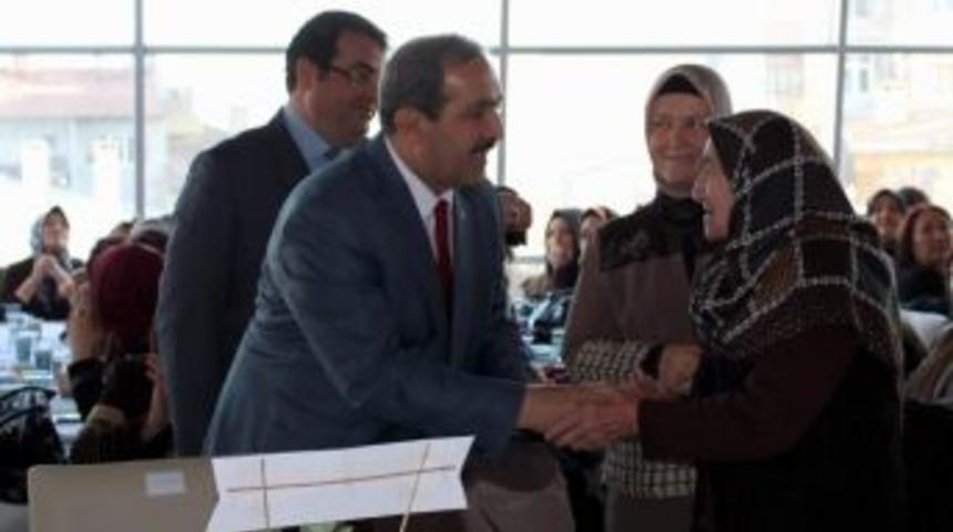 Başkan &Uuml;rg&uuml;p, Sivaslı Hanımlarla Birlik &Ccedil;ayında Buluştu