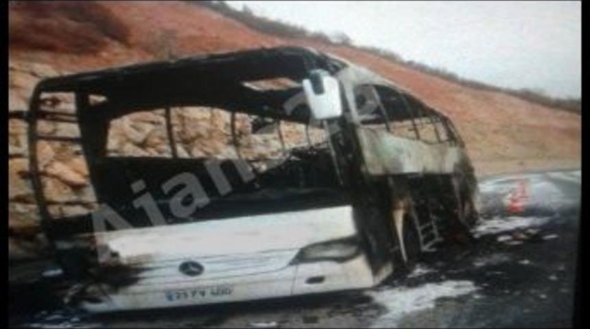 Yolcu Otob&uuml;s&uuml;nde Yangın