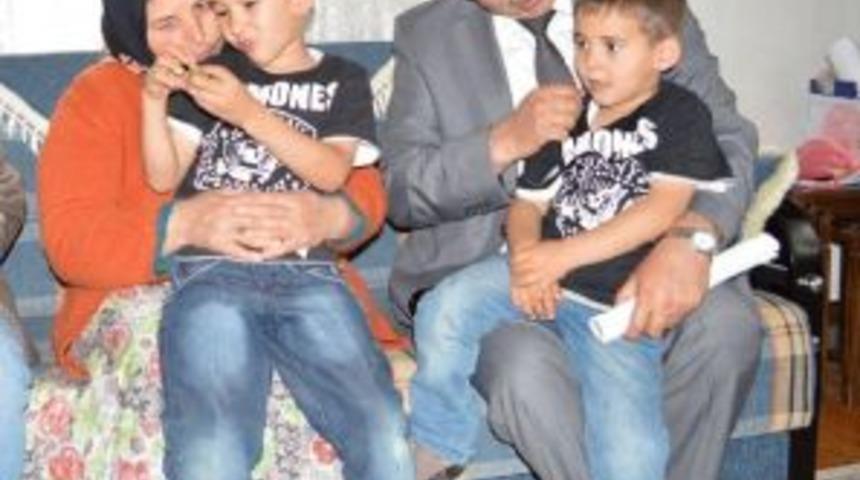 Gazeteciler G&uuml;n&uuml;nde &Ouml;ld&uuml;r&uuml;len Kadın Gazetecinin &Ccedil;ocuklarına Yardım Eli