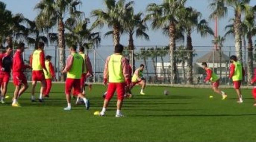 Dardanelspor Hazırlıkalrını S&uuml;rd&uuml;r&uuml;yor