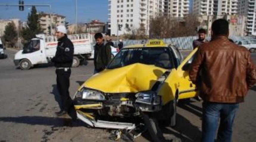 Batman&rsquo;da Zincirleme Trafik Kazası