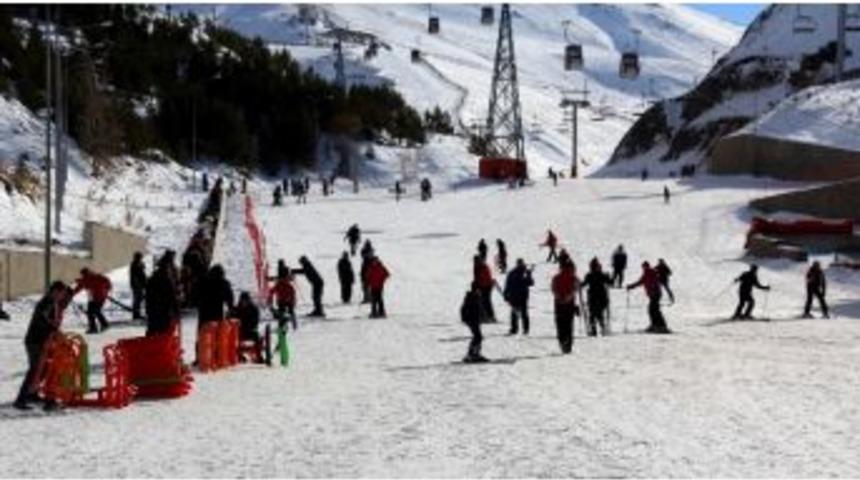 Paland&ouml;ken'de Hafta Sonu Kayak Ve Kızak Keyfi