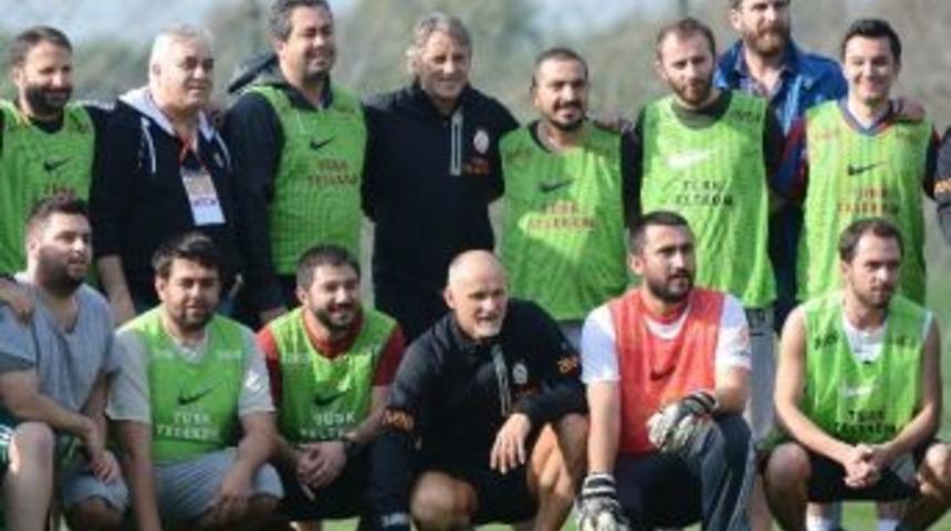 Mancını, Basın Mensuplarına Karşı