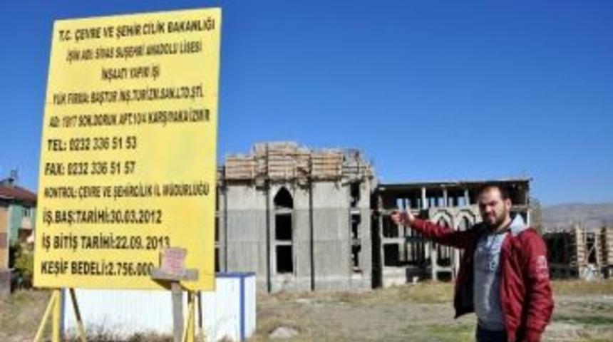 Suşehri Anadolu Lisesi&rsquo;nin İhalesi Tekrar Yapılacak